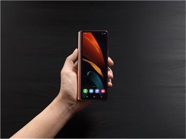 ����Galaxy Z Fold2 5G�������� �۵���Ӱ������Ϯ